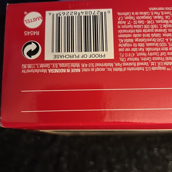 HOLIDAY BARBIE 2010 - Picture 5 of 6